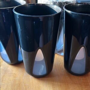 Tupperware Set of Four Black Impression 16 Oz. Tumblers.